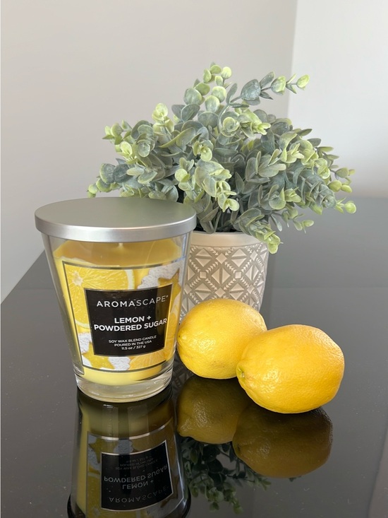 Chesapeake Bay Other - Chesapeake Bay Aromascape Lemon + Powdered Sugar Single Wick Candle 11.5 oz